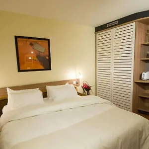 Canal Hotel